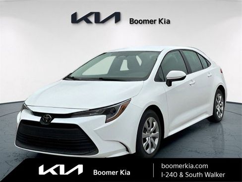 Used 2024 Toyota Corolla LE image 1