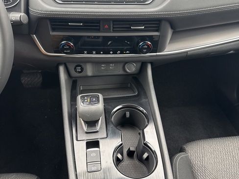 Certified 2026 Nissan Rogue SV image 28