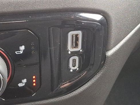 Certified 2025 Chevrolet Silverado 1500 LT image 26