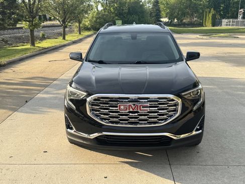 Used 2019 GMC Terrain SLE w/ Driver Convenience Package FWD image 10