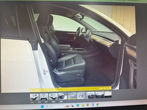 Used 2023 Tesla Model Y Long Range AWD/4WD image 9