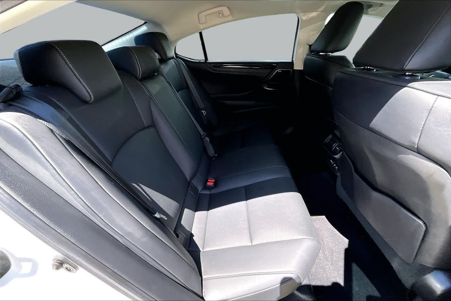 Used 2020 Lexus ES 300h w/ Premium Package FWD image 20