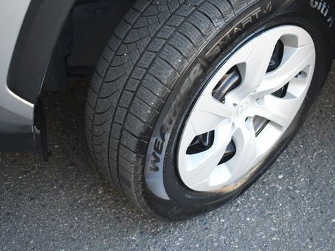 Certified 2024 Toyota RAV4 LE AWD/4WD image 11