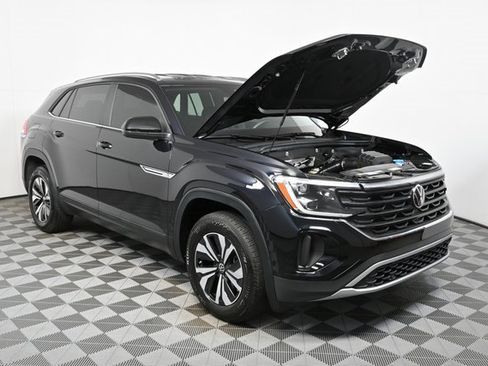 Certified 2025 Volkswagen Atlas Cross Sport SE image 23