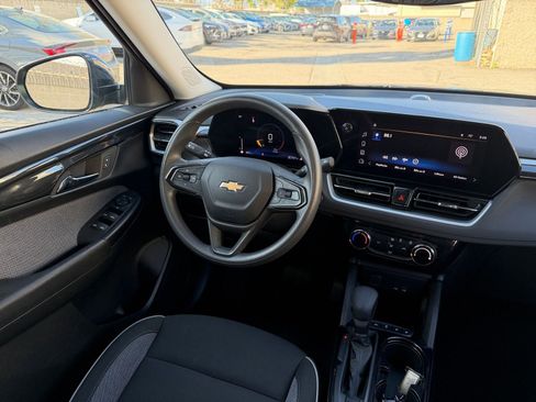Used 2025 Chevrolet TrailBlazer LT FWD image 33