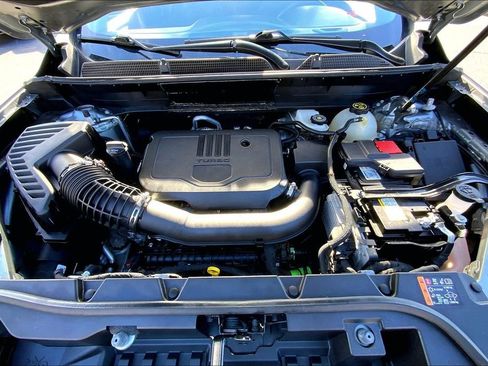 Used 2023 GMC Acadia SLE image 21