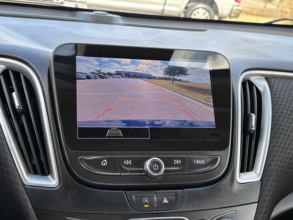 Used 2025 Chevrolet Malibu LT FWD image 19