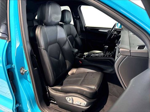 Used 2023 Porsche Macan AWD/4WD image 22