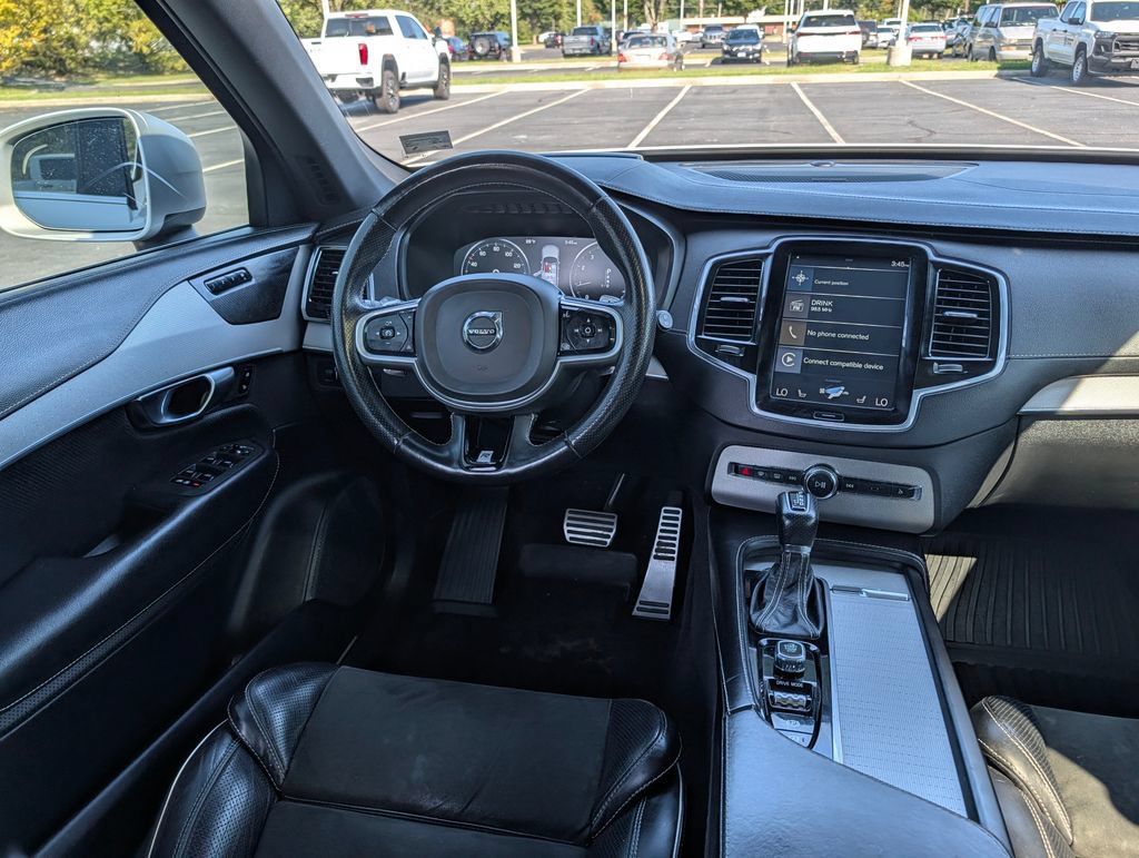Used 2019 Volvo XC90 T6 R-Design w/ Advanced Package AWD/4WD image 3