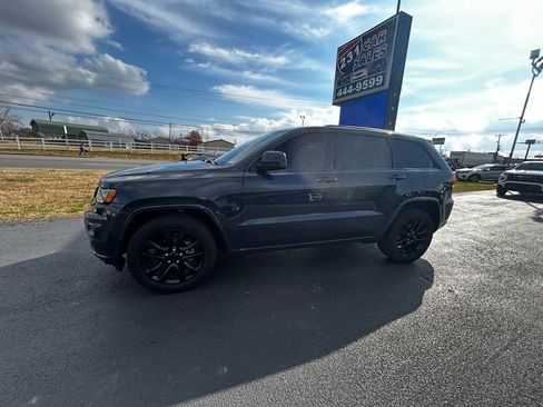 Used 2018 Jeep Grand Cherokee Altitude image 1