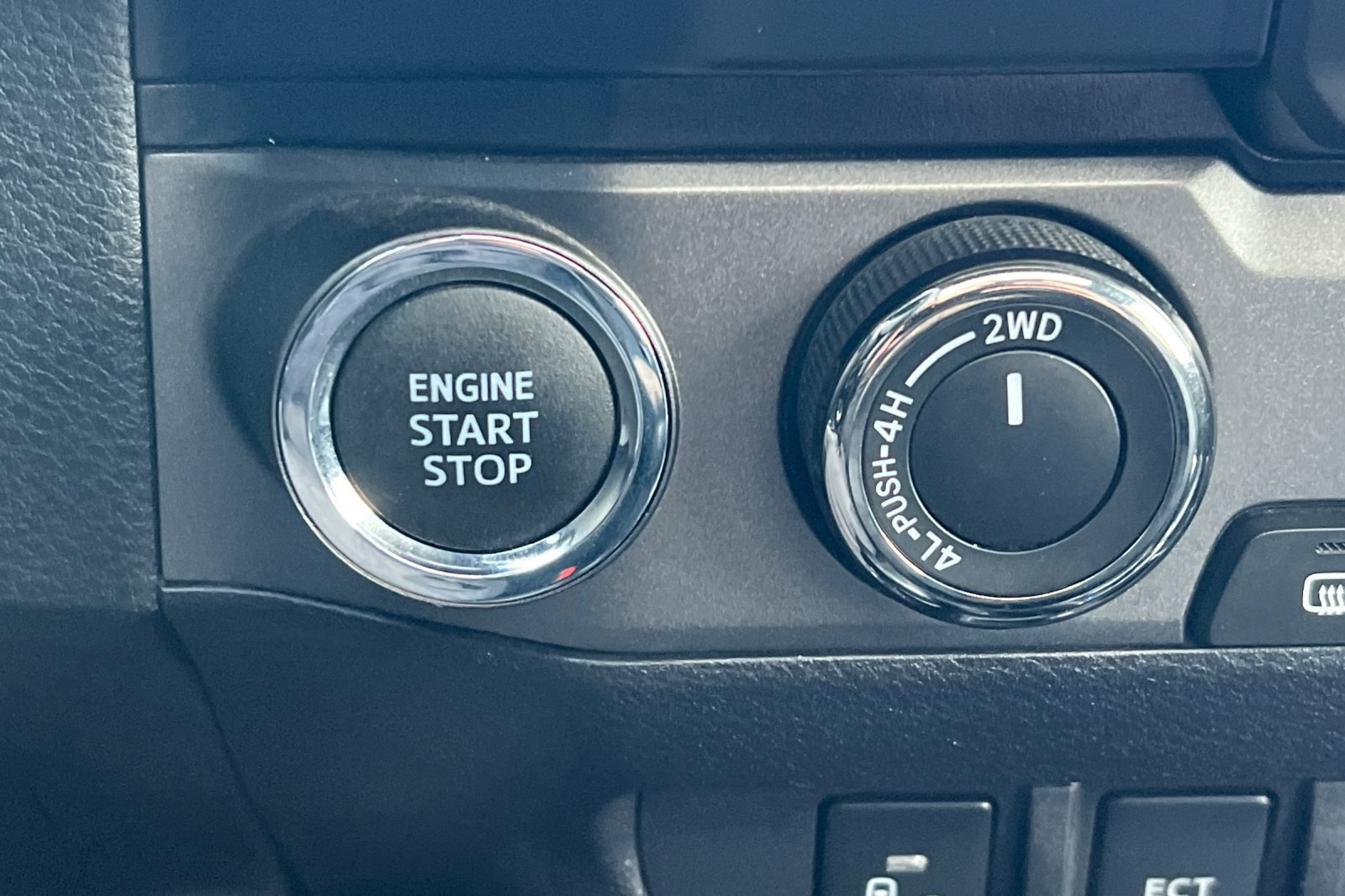 Used 2022 Toyota Tacoma TRD Off-Road AWD/4WD image 25