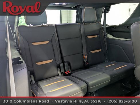 Used 2023 GMC Yukon AT4 w/ Technology Package AWD/4WD image 11
