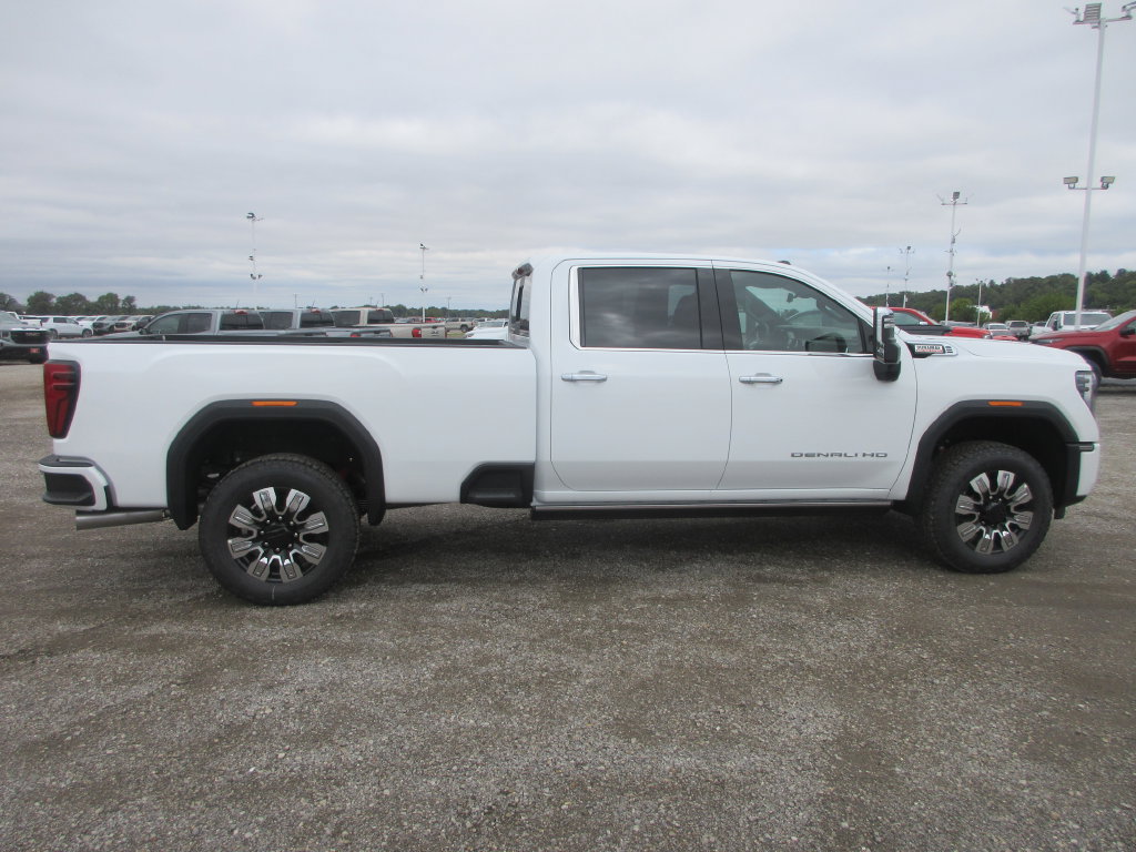 New 2026 GMC Sierra 3500 Denali w/ Denali Reserve Package AWD/4WD image 3