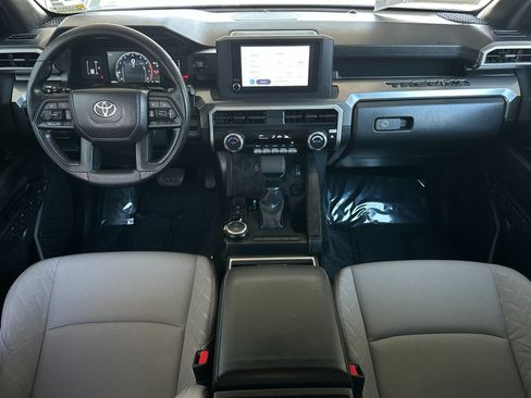 Used 2025 Toyota Tacoma SR5 AWD/4WD image 12