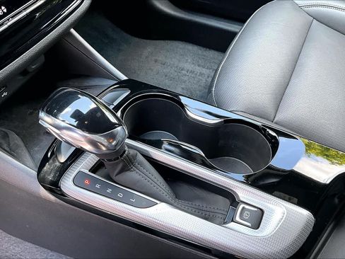 Used 2025 Buick Envista Avenir FWD image 16
