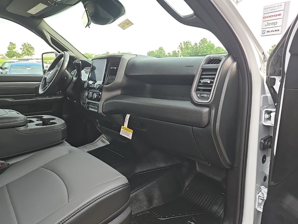 New 2026 RAM 5500 Tradesman w/ Chrome Appearance Group AWD/4WD image 82