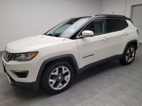 Used 2018 Jeep Compass Limited w/ Navigation Group FWD image 2