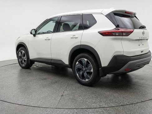 Used 2025 Nissan Rogue SV AWD/4WD image 6