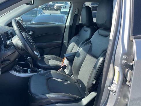 Used 2019 Jeep Compass Latitude w/ Popular Equipment Group AWD/4WD image 5