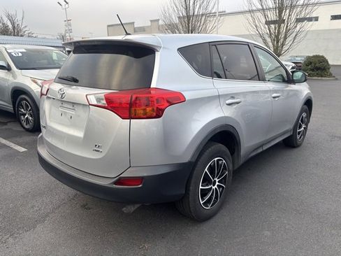Used 2013 Toyota RAV4 LE image 2