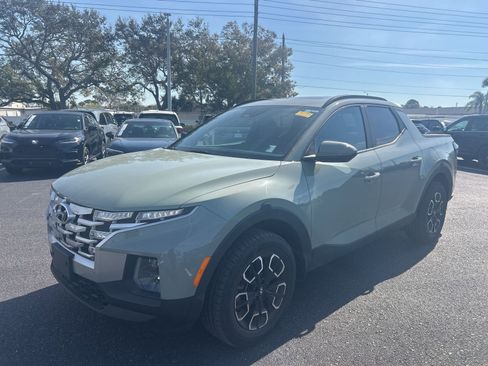 Used 2022 Hyundai Santa Cruz SEL Premium image 3