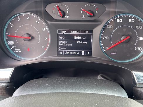 Used 2023 Chevrolet Traverse LT FWD image 16