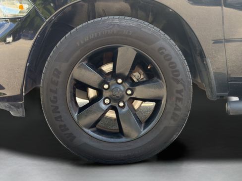 Used 2020 RAM 1500 Express w/ Express Value Package RWD image 24