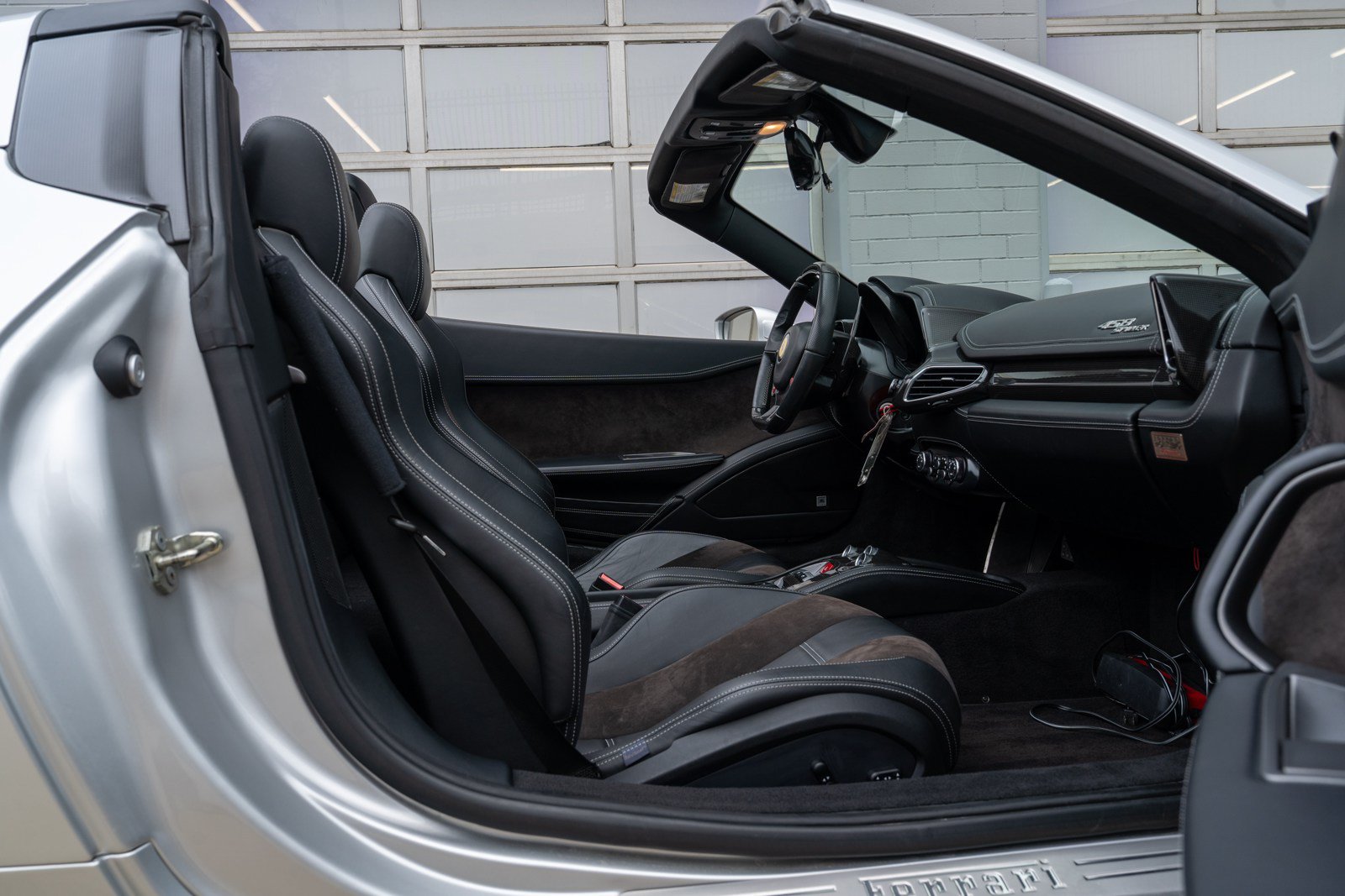 Used 2012 Ferrari 458 Spider RWD image 47