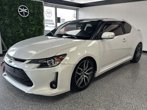 Used 2015 Scion tC image 3