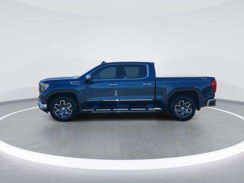 Used 2022 GMC Sierra 1500 SLT w/ SLT Premium Plus Package AWD/4WD image 5