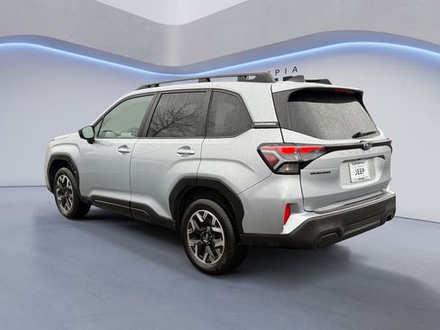 Used 2025 Subaru Forester Premium w/ Convenience Package #1 image 3