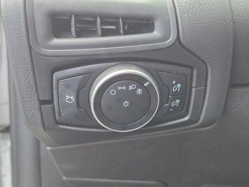 Used 2015 Ford Focus SE FWD image 33