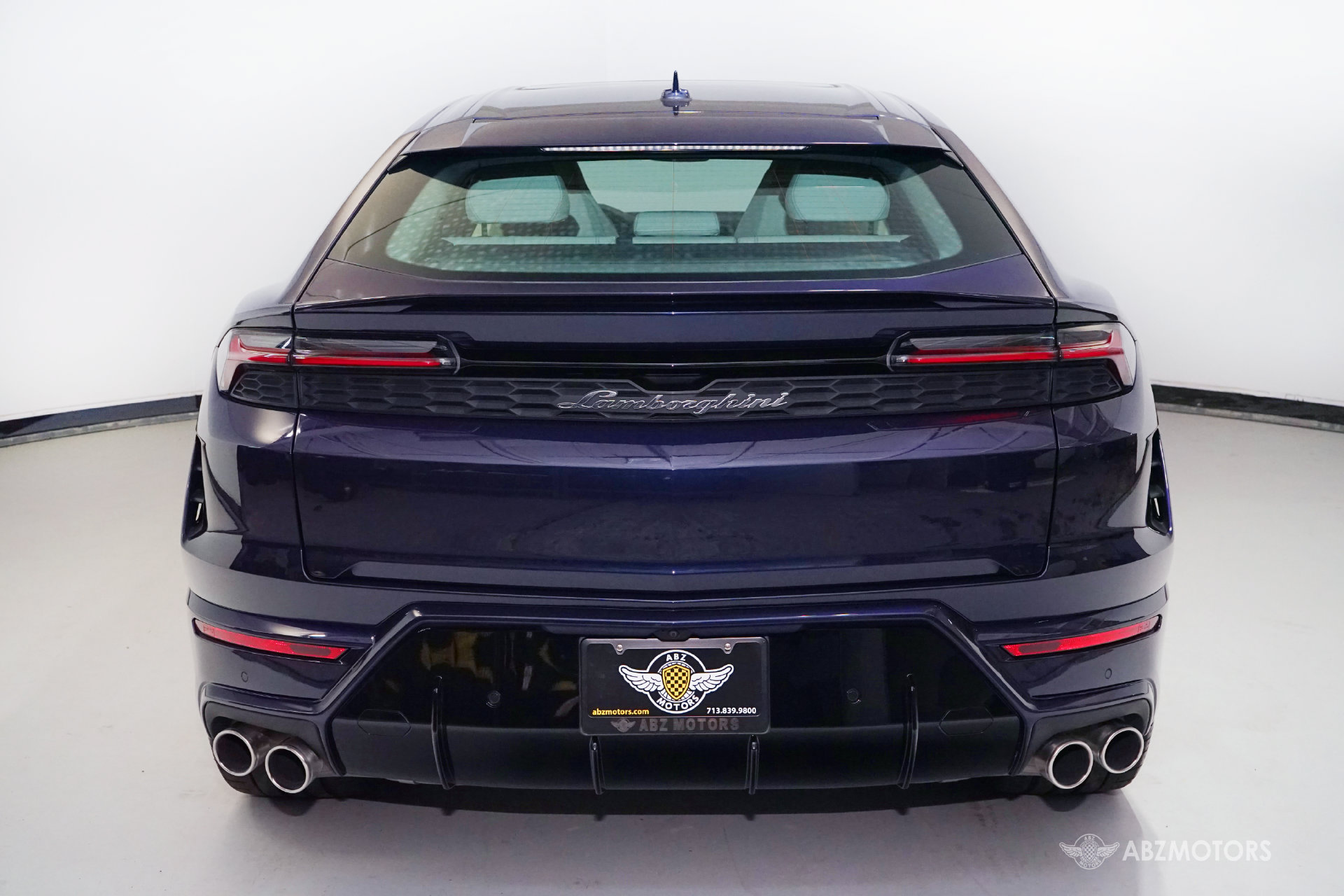 Used 2025 Lamborghini Urus SE AWD/4WD image 8