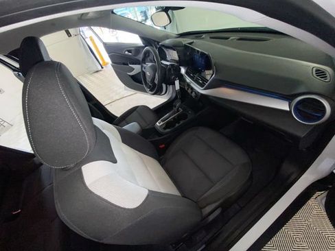 Used 2024 Chevrolet Trax LS w/ LS Convenience Package FWD image 38