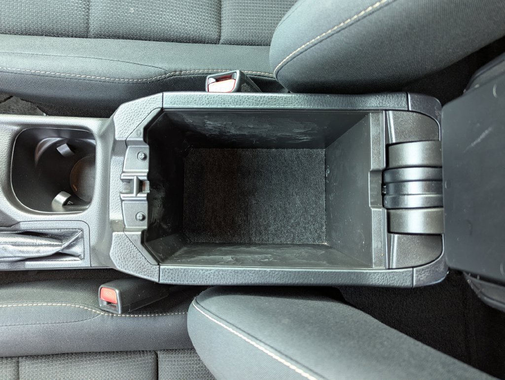 Used 2016 Toyota RAV4 XLE AWD/4WD image 29