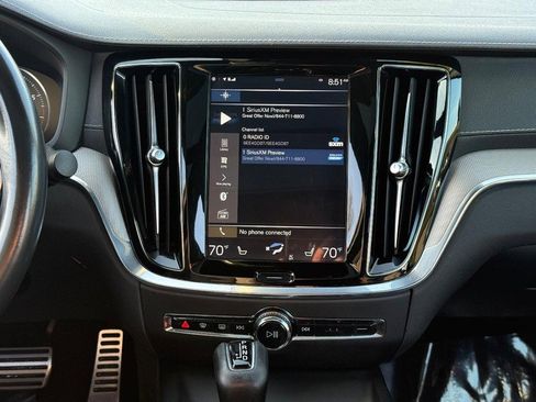 Used 2020 Volvo S60 T5 R-Design image 14