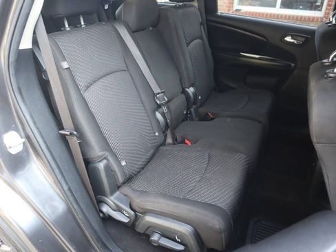Used 2020 Dodge Journey SE w/ Blacktop Package FWD image 13