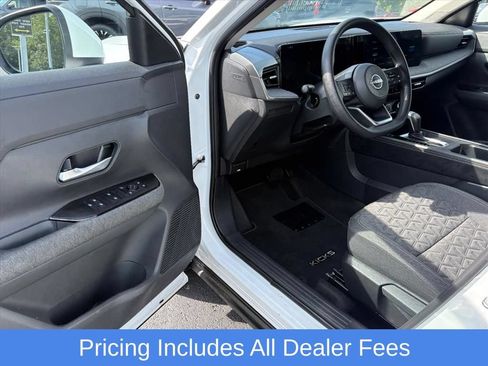 Certified 2025 Nissan Kicks SV AWD/4WD image 17