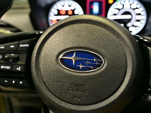 Used 2025 Subaru Forester Premium AWD/4WD image 41