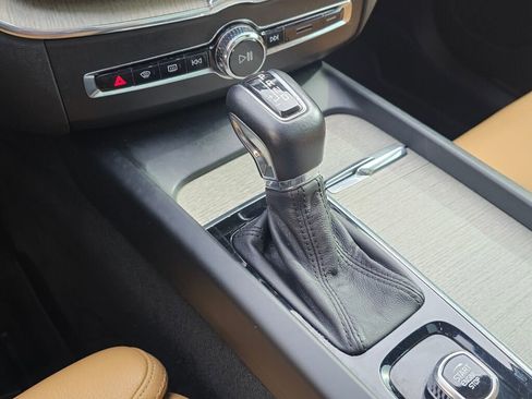 Used 2018 Volvo XC60 T6 Inscription w/ Convenience Package image 39