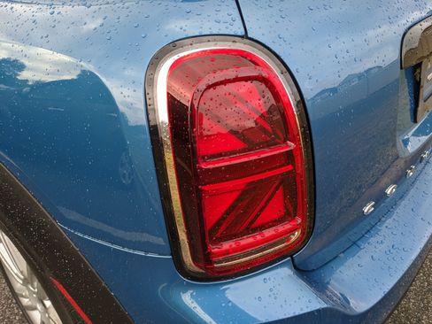 Used 2023 MINI Cooper Countryman S w/ Premium Package image 11