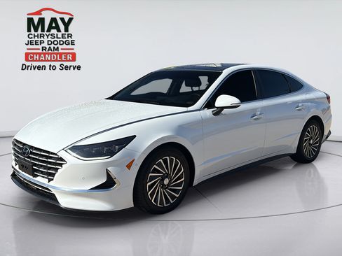 Used 2023 Hyundai Sonata Limited w/ Cargo Package FWD image 3