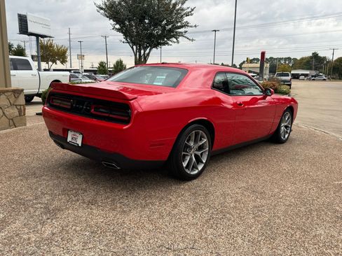Used 2022 Dodge Challenger GT image 8