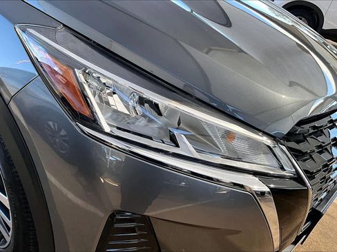 Certified 2024 Nissan Kicks SV image 25