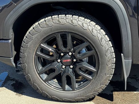 Used 2023 GMC Sierra 1500 Elevation w/ X31 Off-Road Package AWD/4WD image 42