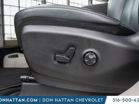 Used 2023 Chrysler Pacifica Touring-L FWD image 18