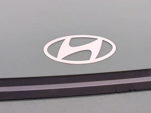 Used 2025 Hyundai Kona SEL image 11