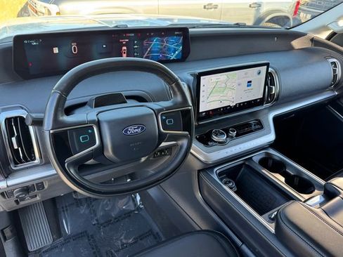 Certified 2025 Ford Expedition Max Platinum AWD/4WD image 3