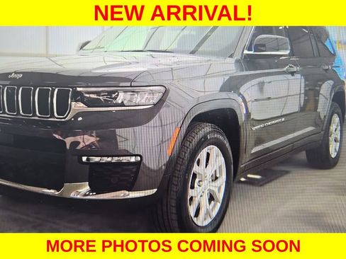 Used 2023 Jeep Grand Cherokee L Limited w/ Luxury Tech Group II AWD/4WD image 2
