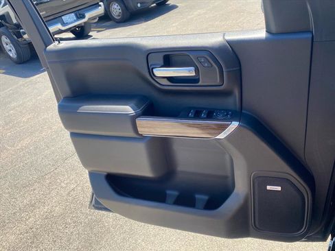 Used 2021 Chevrolet Silverado 1500 LT Trail Boss w/ Convenience Package II AWD/4WD image 20